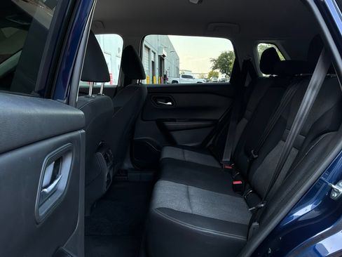 Used 2025 Nissan Rogue SV AWD/4WD image 13