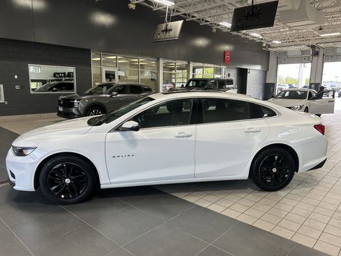 Used 2018 Chevrolet Malibu LT FWD image 34