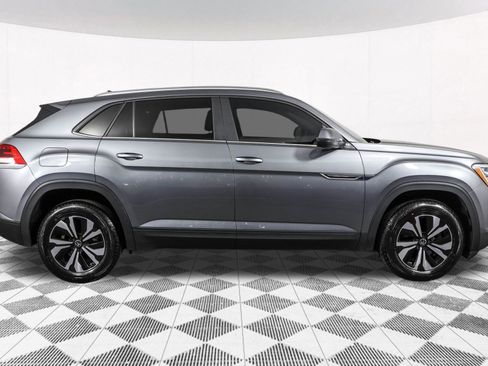 Used 2024 Volkswagen Atlas Cross Sport SE FWD image 13
