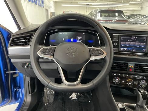 Used 2023 Volkswagen Jetta SE w/ Panoramic Sunroof Package FWD image 15