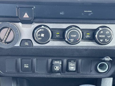 Used 2019 Toyota Tacoma SR5 RWD image 37