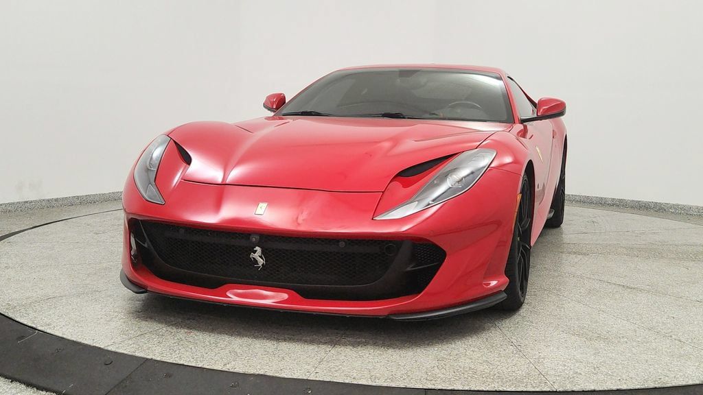 Used 2018 Ferrari 812 Superfast RWD image 2