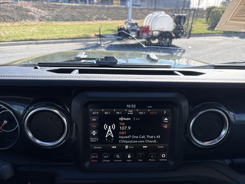 Certified 2022 Jeep Wrangler Unlimited Sahara image 28