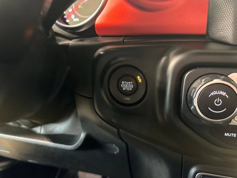 Used 2020 Jeep Wrangler Unlimited Rubicon AWD/4WD image 22