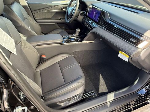 New 2026 Toyota Camry Hybrid AWD/4WD image 35