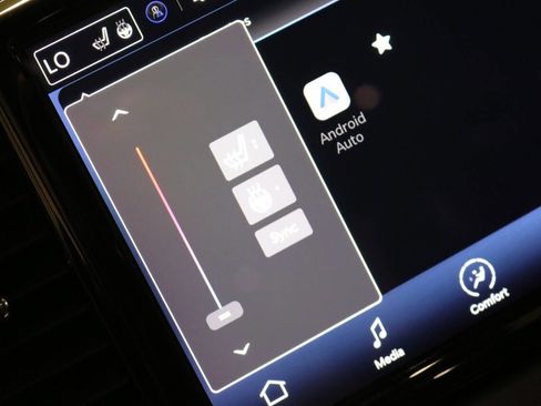 Used 2023 Chrysler Pacifica Touring-L image 73