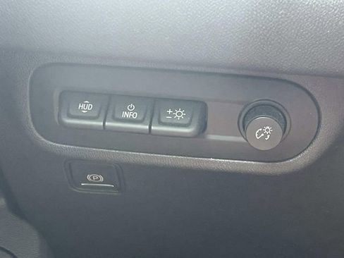 Used 2023 GMC Terrain SLT w/ Tech Package FWD image 29