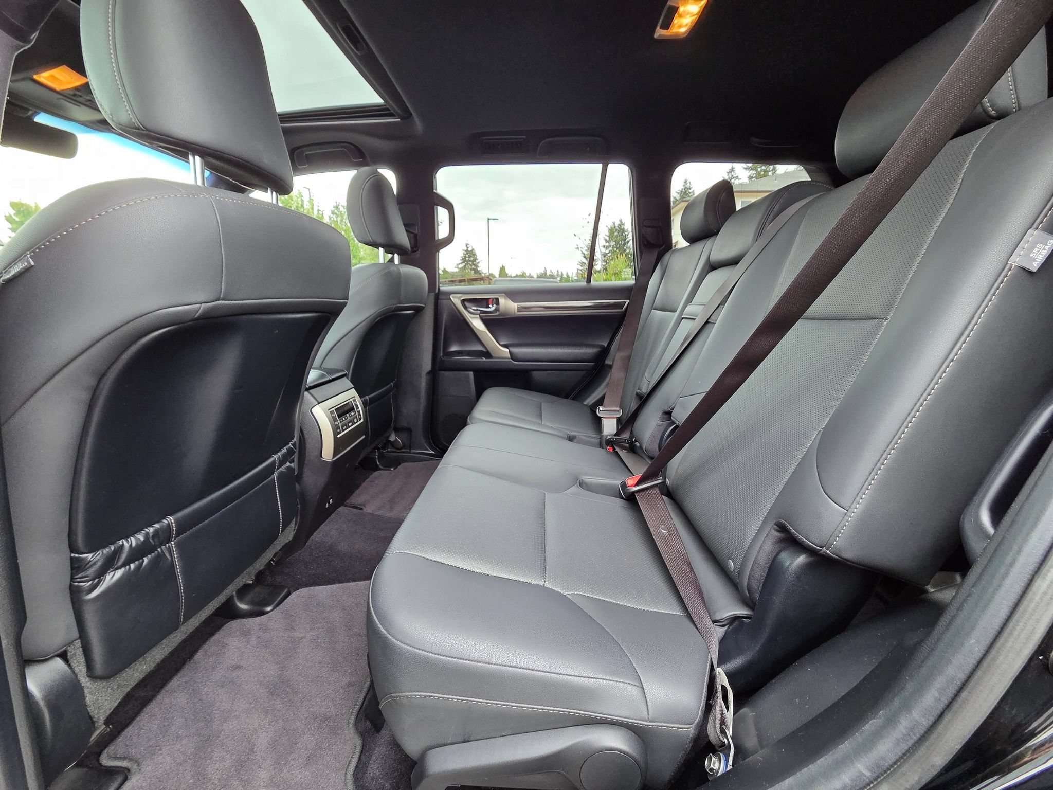 Used 2021 Lexus GX 460 Premium w/ Premium Package AWD/4WD image 29
