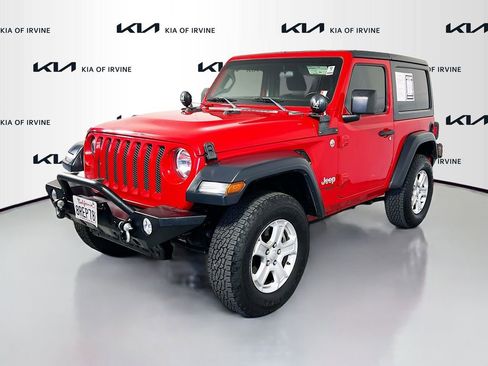 Used 2020 Jeep Wrangler Sport AWD/4WD image 3