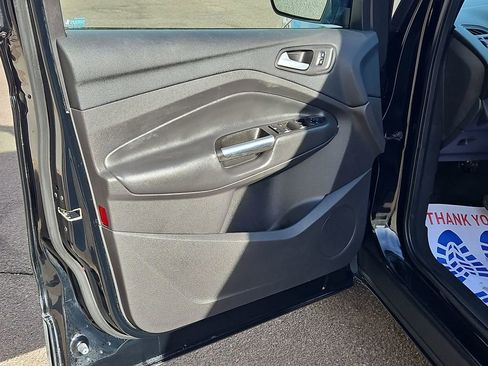 Used 2017 Ford Escape SE w/ SE Sport Appearance Package image 13