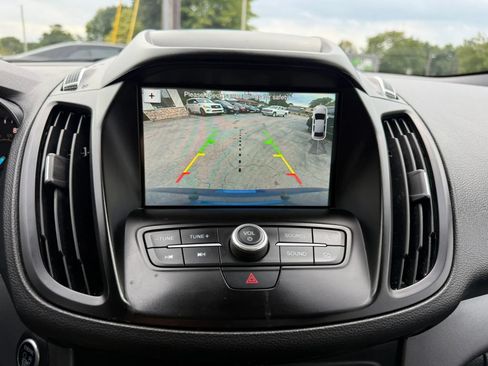 Used 2019 Ford Escape SE w/ Ford Safe & Smart Package AWD/4WD image 22