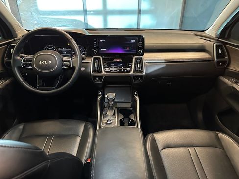 Used 2022 Kia Sorento S w/ Panoramic Sunroof Package AWD/4WD image 9