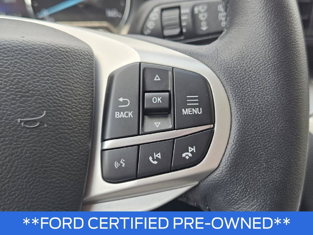 Used 2023 Ford Explorer XLT AWD/4WD image 32