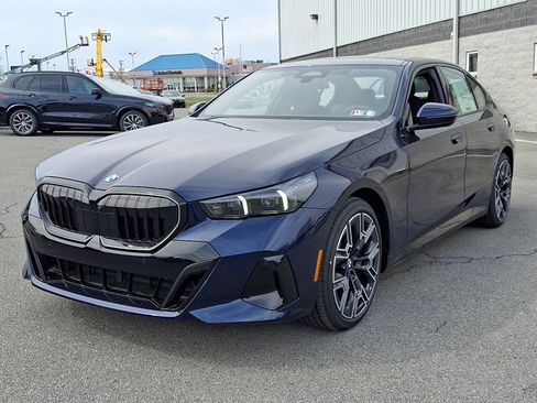 New 2026 BMW 530i xDrive w/ M Sport Package AWD/4WD image 2