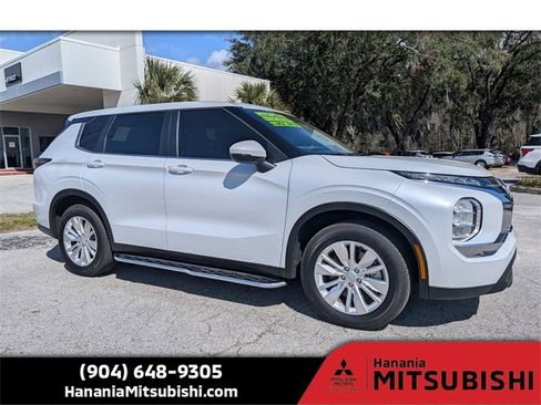 Used 2025 Mitsubishi Outlander ES image 1