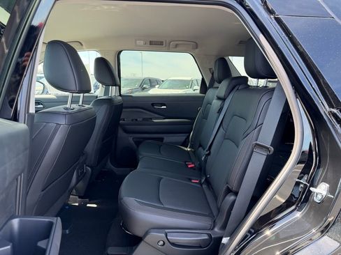 New 2026 Nissan Pathfinder SL AWD/4WD image 14