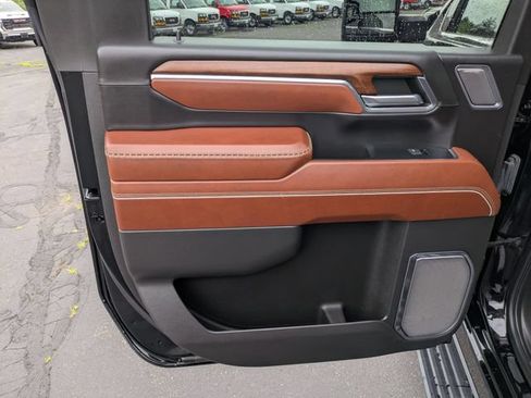 Used 2024 GMC Sierra 3500 Denali Ultimate AWD/4WD image 30