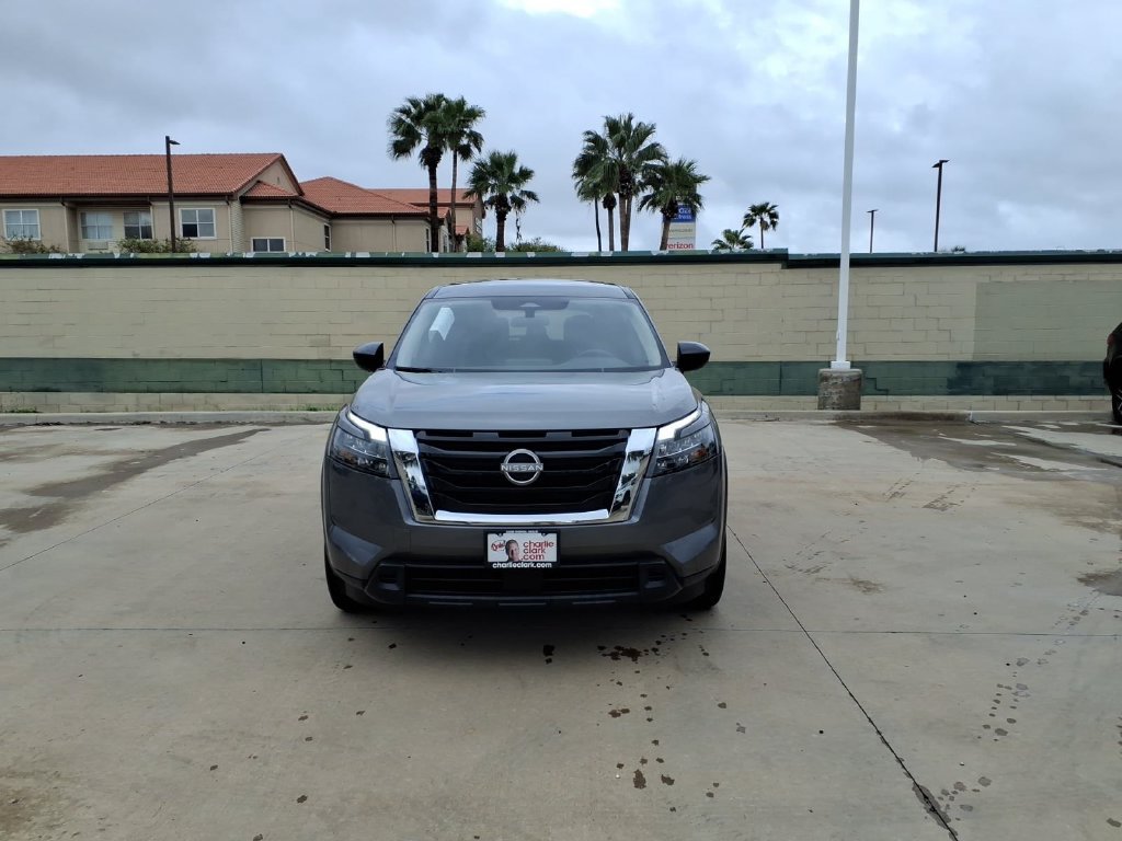 Used 2024 Nissan Pathfinder S FWD image 8