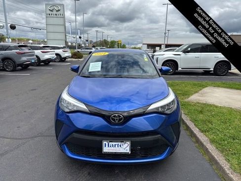 Used 2021 Toyota C-HR XLE FWD image 2