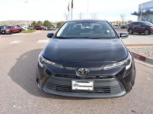 Used 2023 Toyota Corolla LE image 2