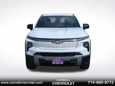 Used 2026 Chevrolet Silverado EV LT AWD/4WD image 2