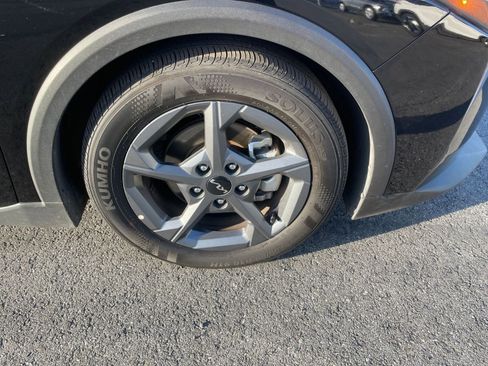 Used 2025 Kia K4 LXS image 33