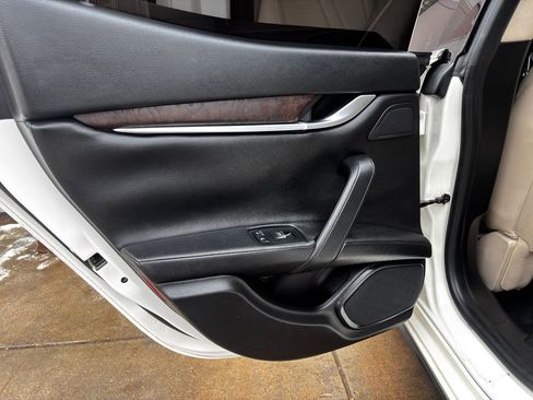 Used 2014 Maserati Ghibli RWD image 34