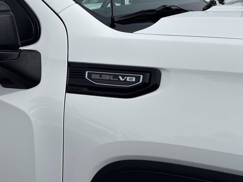 Used 2023 GMC Sierra 1500 Elevation w/ X31 Off-Road Package AWD/4WD image 11