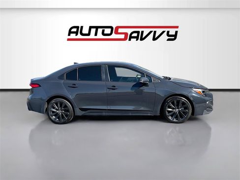 Used 2023 Toyota Corolla SE image 8