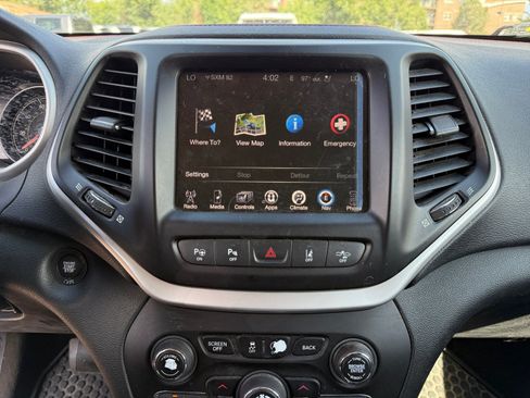 Used 2015 Jeep Cherokee Trailhawk w/ Comfort/Convenience Group AWD/4WD image 26