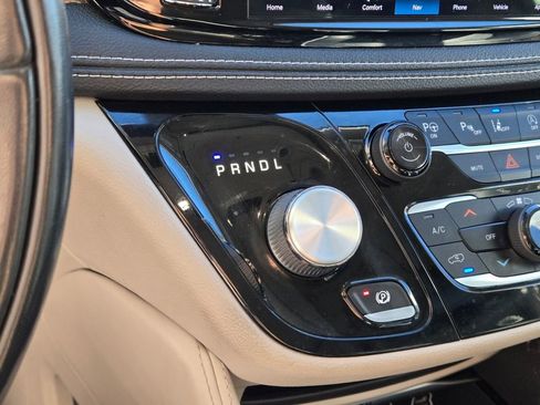 Used 2022 Chrysler Pacifica Limited image 29
