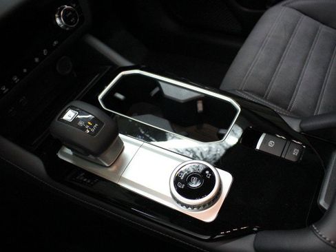 New 2025 Mitsubishi Outlander SE image 14