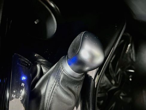 Used 2020 Toyota C-HR XLE FWD image 24