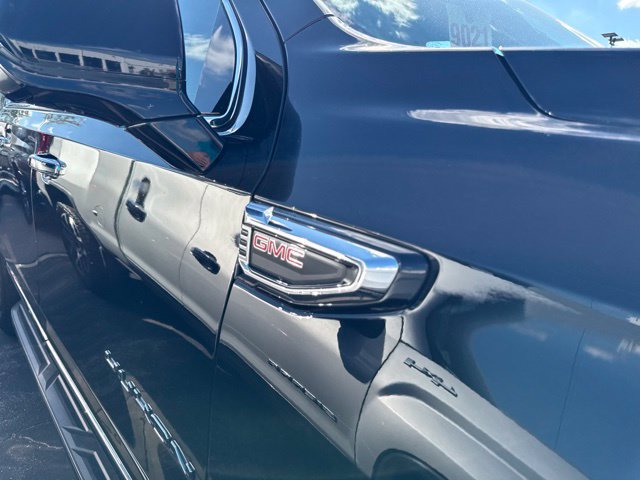 Used 2025 GMC Yukon XL Elevation w/ Technology Package AWD/4WD image 11