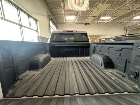 Used 2020 GMC Sierra 1500 SLT w/ SLT Premium Package AWD/4WD image 7