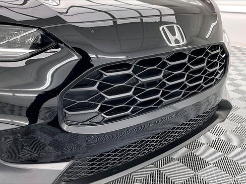 Used 2025 Honda HR-V LX image 28