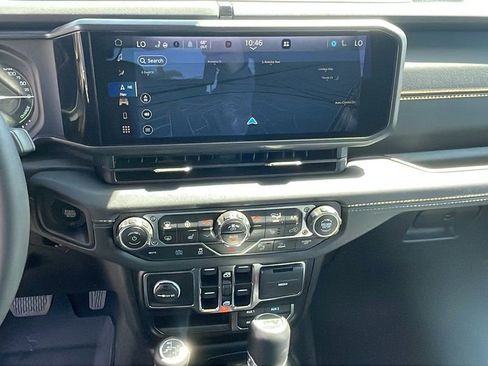 Used 2024 Jeep Wrangler Unlimited Sahara w/ Technology Group AWD/4WD image 16