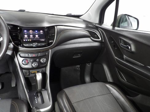 Used 2021 Chevrolet Trax LT w/ Driver Confidence Package image 12
