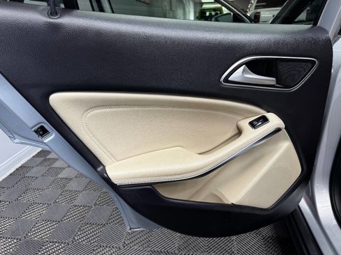 Used 2019 Mercedes-Benz GLA 250 image 43