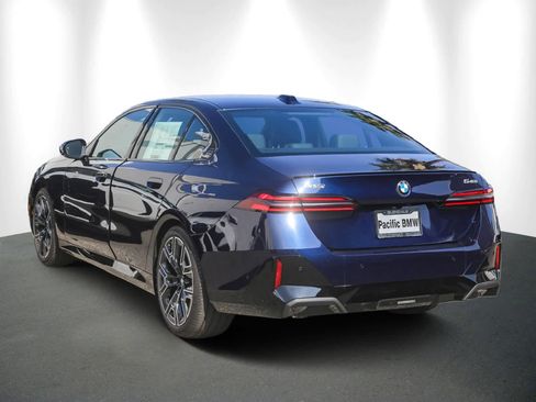 New 2026 BMW 540i xDrive w/ M Sport Package image 4