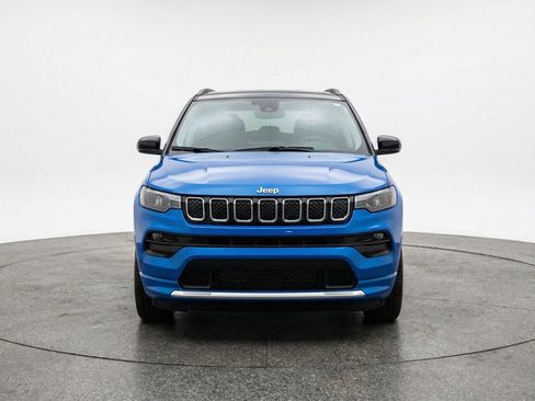 Used 2025 Jeep Compass Limited image 2