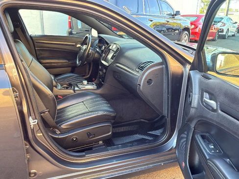 Used 2016 Chrysler 300 S image 24