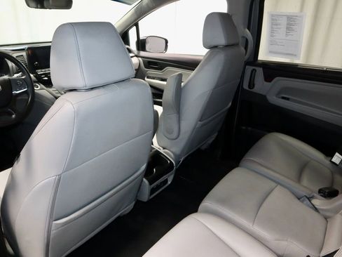 Used 2024 Honda Odyssey EX-L image 17