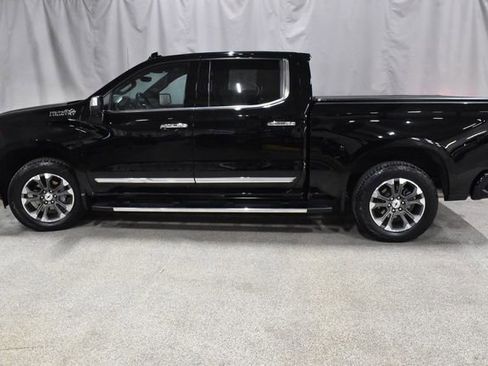 Used 2023 Chevrolet Silverado 1500 High Country w/ Technology Package image 5
