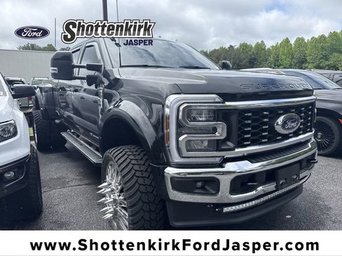 Used 2025 Ford F450 Lariat w/ FX4 Off-Road Package AWD/4WD image 1