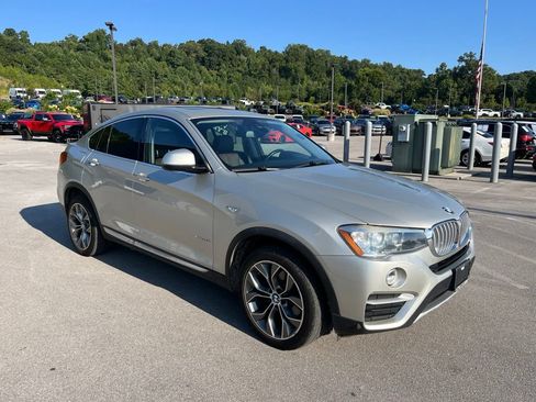 Used 2016 BMW X4 xDrive28i AWD/4WD image 2