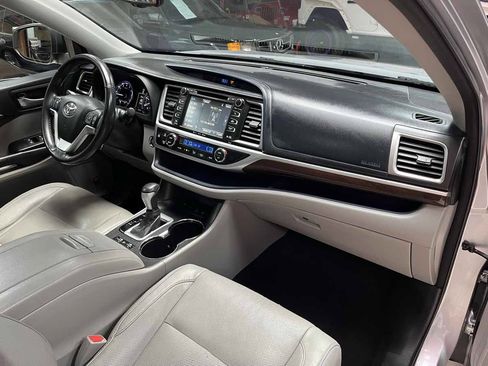 Used 2016 Toyota Highlander Limited AWD/4WD image 21