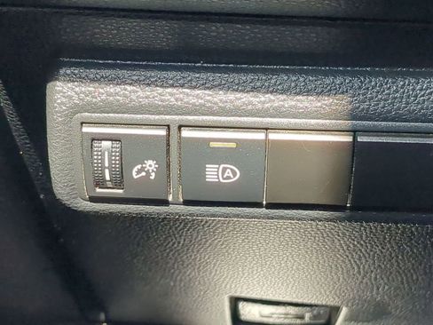 Used 2021 Toyota Corolla LE FWD image 19