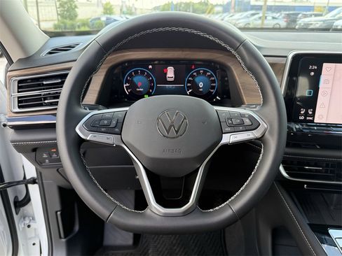 New 2026 Volkswagen Atlas SE image 14