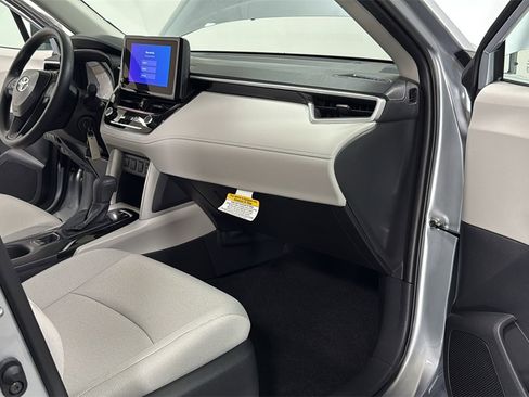 New 2025 Toyota Corolla Cross L image 18